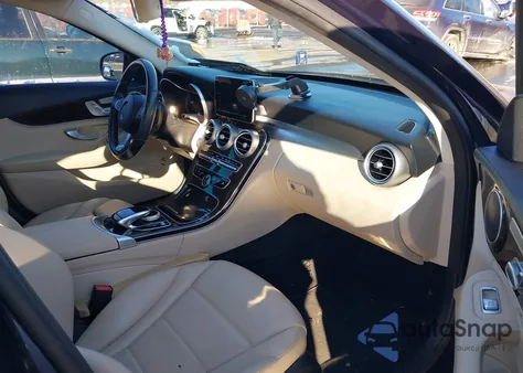 2016 Mercedes-Benz C 300 4Matic из США, поврежденный, VIN WDDWF4KB3GR142465